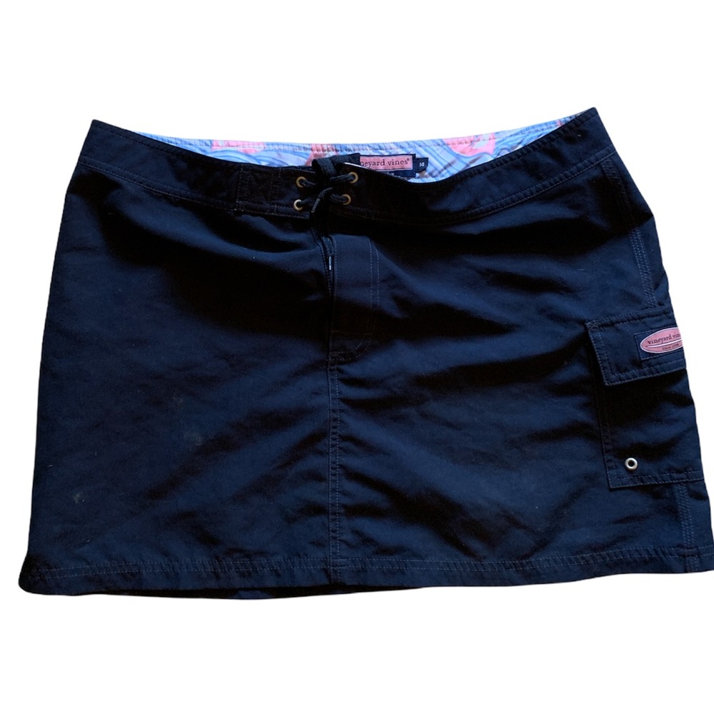 Vineyard Vines casual blue skirt.  Size 14